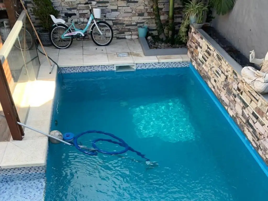 Foto de TIPO CASA EXCELENTE ESTADO VIVIENDA MULTIFAMILIAR, imagen 2