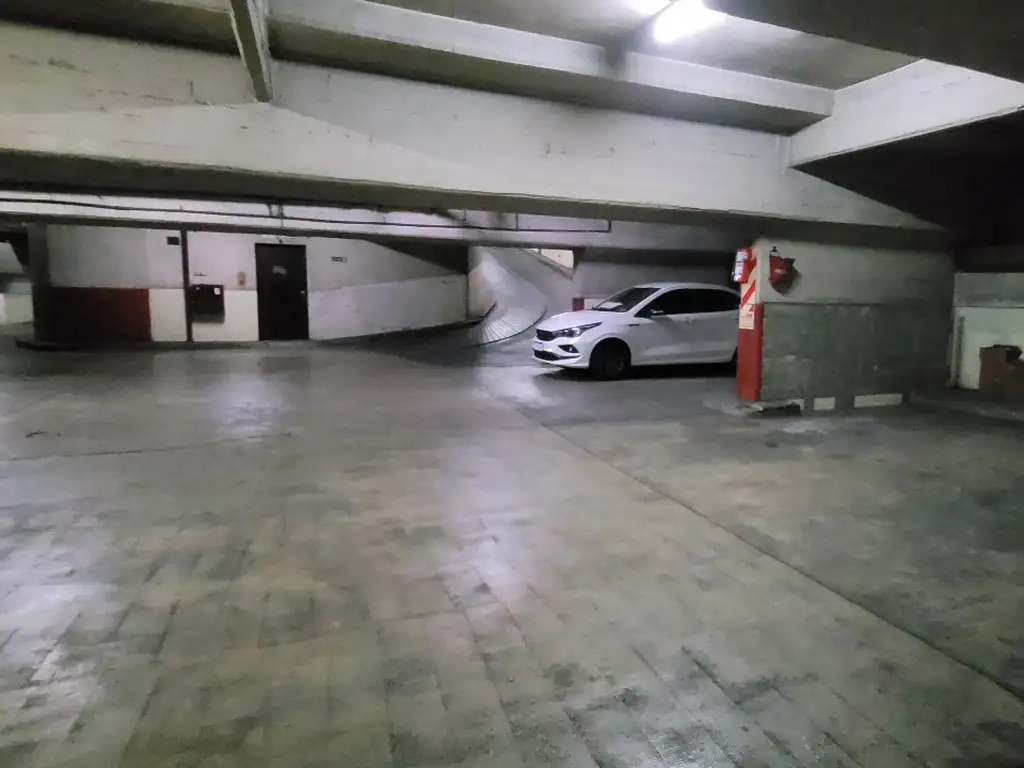 Foto de Cochera cubierta en venta ubicado en Barrio Norte, imagen 2