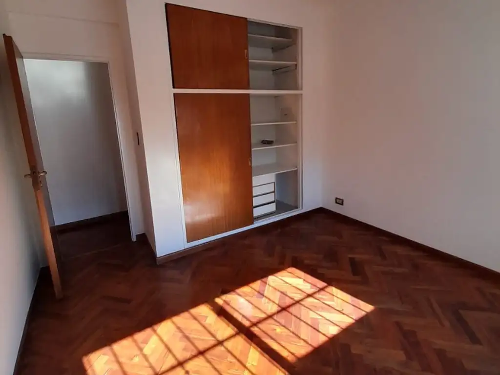 Foto de DEPARTAMENTO 3 AMBIENTES CON COCHERA, imagen 4