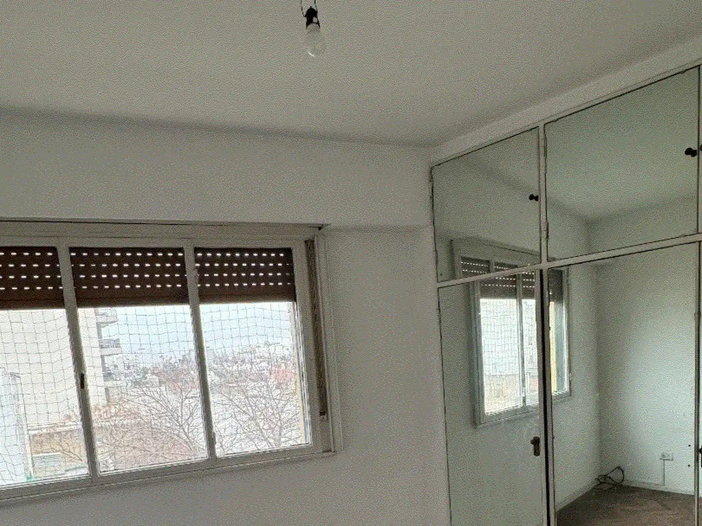 Foto de EXCELENTE DEPARTAMENTO 2 AMBIENTES AL FRENTE CON BALCÓN, imagen 4