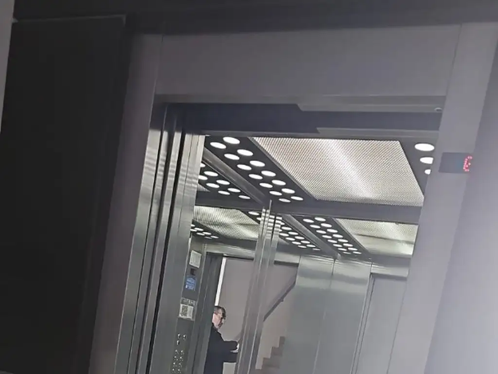 Foto de Hermoso dpto de 2 amb Frente y Contrafrente con Amenities, imagen 4