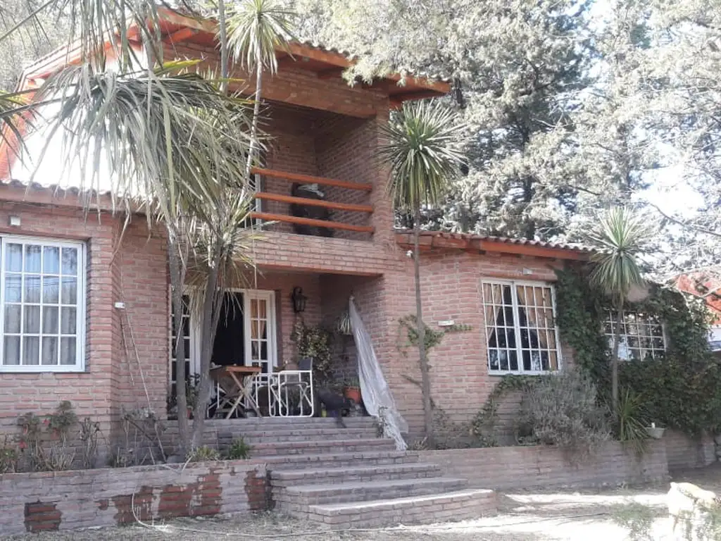 Foto de VENTA DE COMPLEJO CON COMERCIO EN LOS HORNILLOS TRASLASIERRA, imagen 1