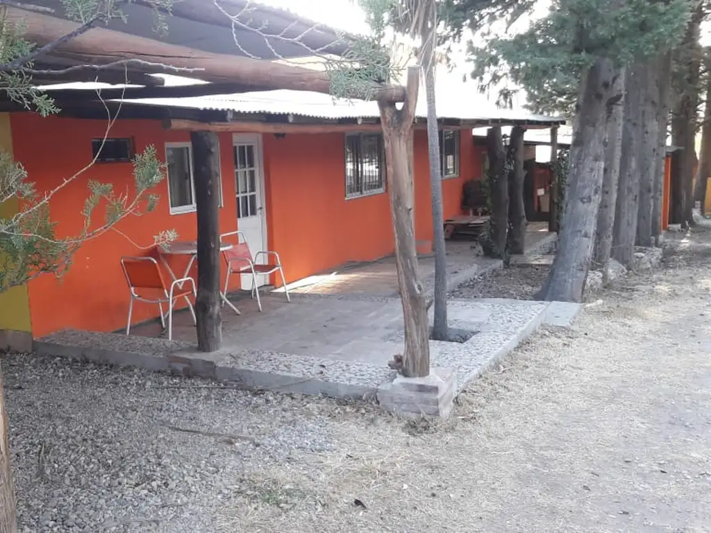 Foto de VENTA DE COMPLEJO CON COMERCIO EN LOS HORNILLOS TRASLASIERRA, imagen 2