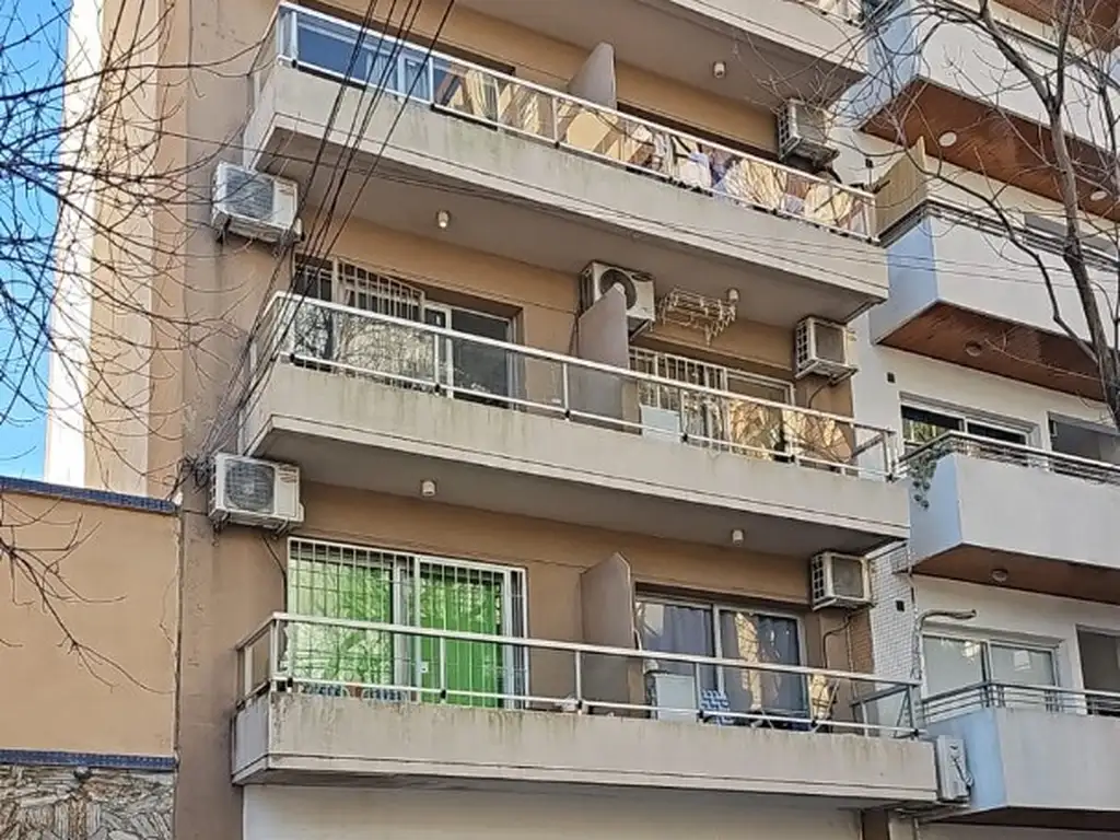 Foto de Dpto de 1 ambiente grande. Baño competo. Lavadero. Balcón, imagen 4