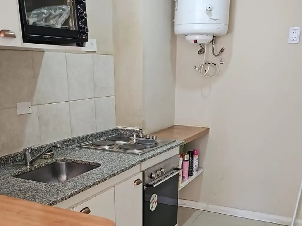 Foto de Dpto de 1 ambiente grande. Baño competo. Lavadero. Balcón, imagen 5