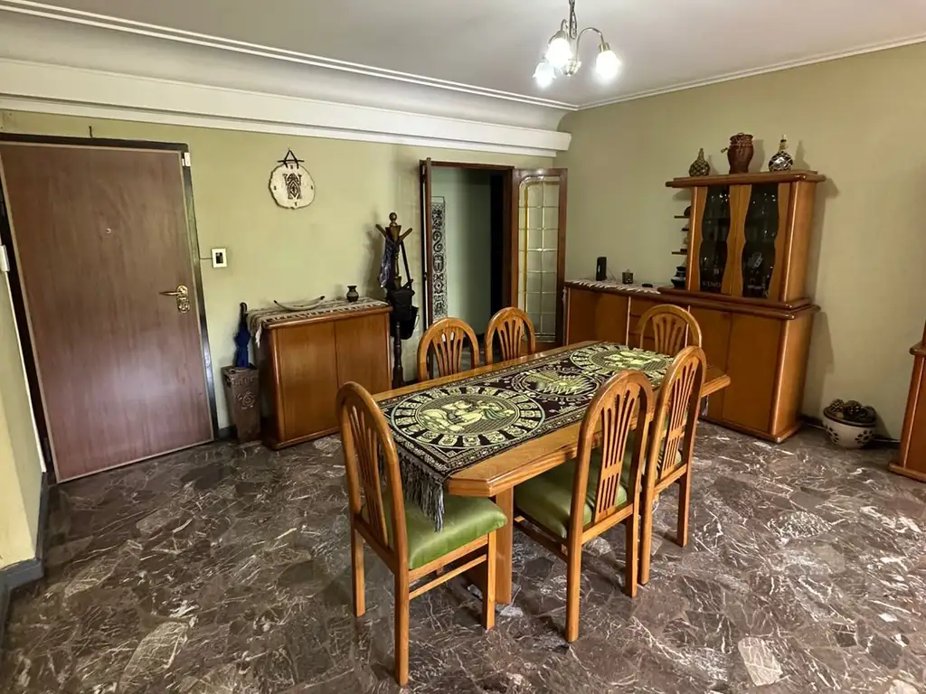 Foto de SEMIPISO 4 AMB CON DEPENDENCIA, BALCÓN AL FRENTE, PATIO, BAULERA Y LUZ, imagen 2