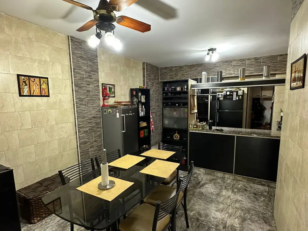 Foto de SEMIPISO 4 AMB CON DEPENDENCIA, BALCÓN AL FRENTE, PATIO, BAULERA Y LUZ, imagen 3