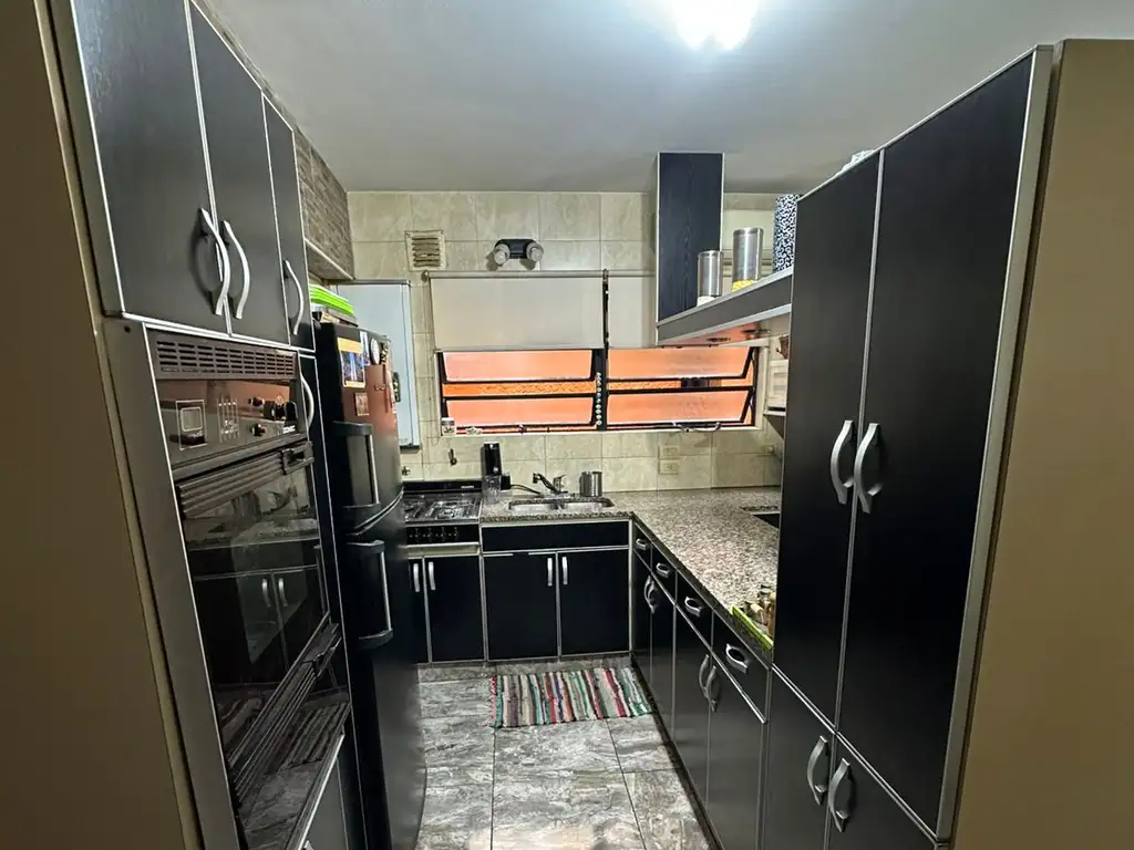 Foto de SEMIPISO 4 AMB CON DEPENDENCIA, BALCÓN AL FRENTE, PATIO, BAULERA Y LUZ, imagen 4