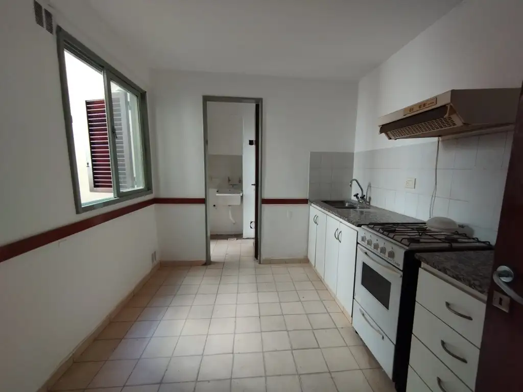 Foto de Planta baja al frente 1 dormitorio con placard, living comedor, cocina, imagen 1