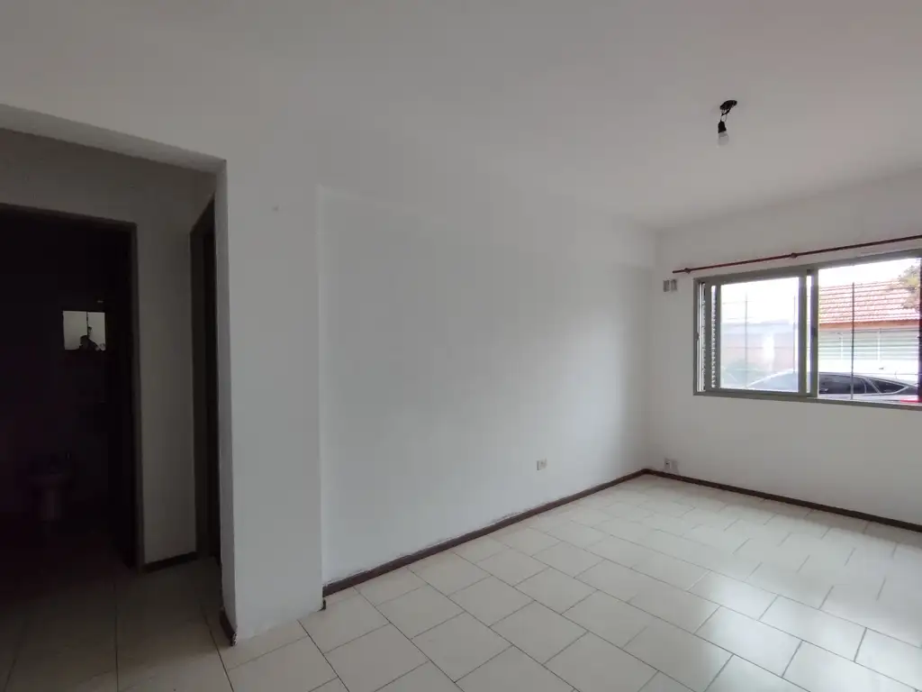 Foto de Planta baja al frente 1 dormitorio con placard, living comedor, cocina, imagen 3