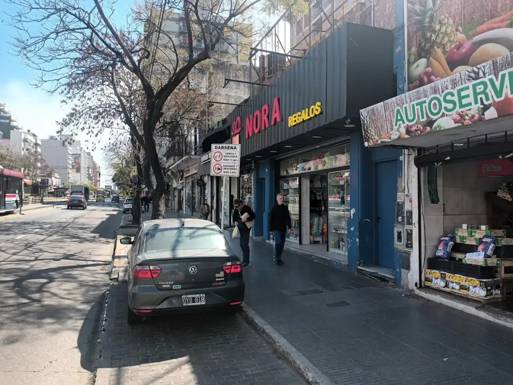Foto de VENTA DE LOCAL CON VIVIENDA EN BELGRANO AV. CABILDO 4235 CABA, imagen 3