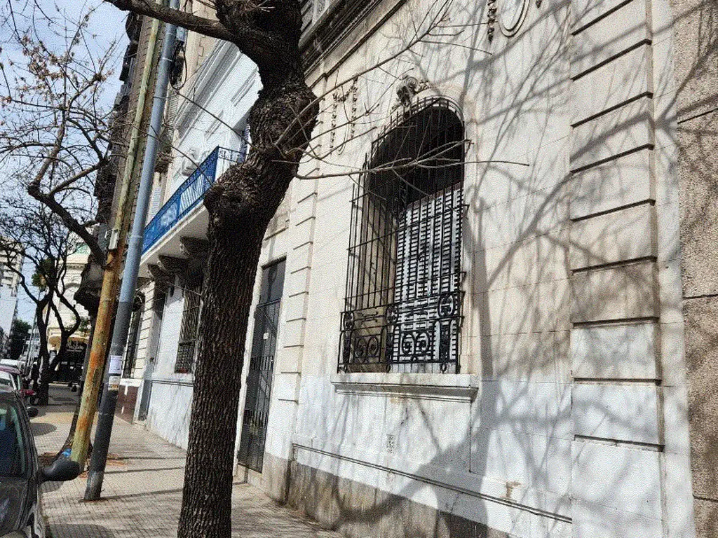 Foto de VENTA DEPARTAMENTO,TIPO CASA, FRENTE, CUATRO AMBIENTES, PATIO Y, imagen 1