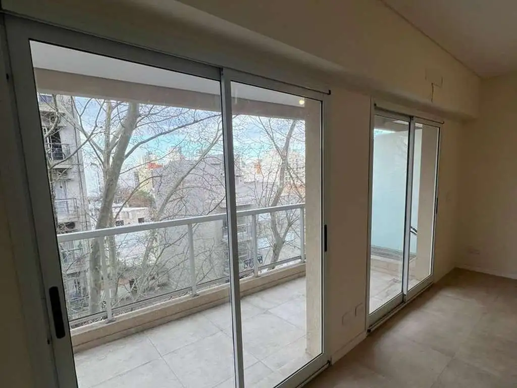 Foto de Hermoso Monoambiente al frente con balcon, SUM, Solarium, Parrilla, imagen 2