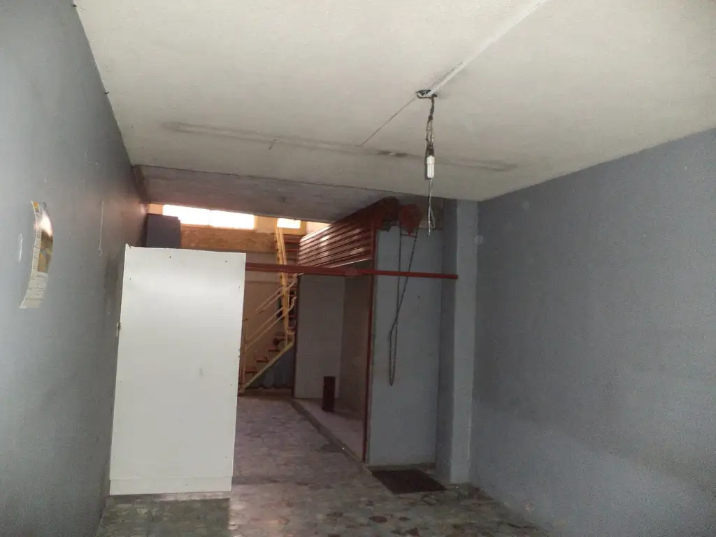 Foto de VENTA CON RENTA - LOCAL - VIVIENDA - GARAJE O SEGUNDO LOCAL C/ BAÑO Y, imagen 1