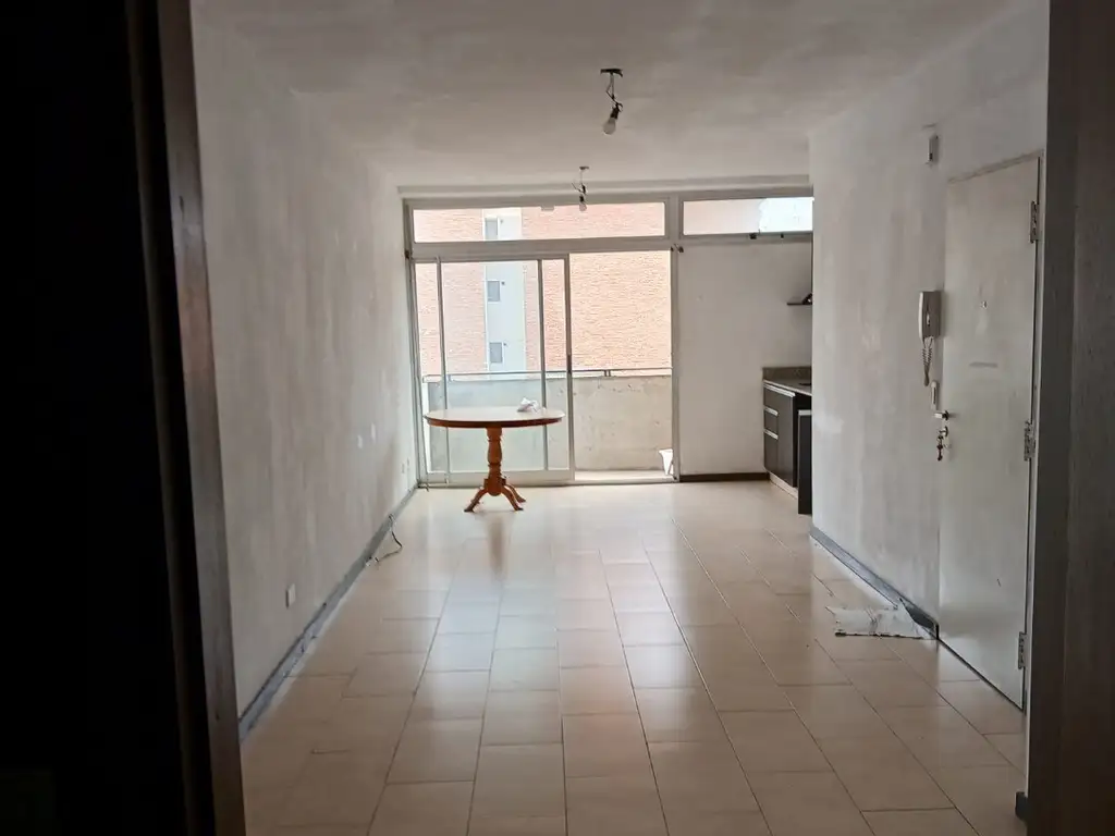 Foto de Venta Amplio Monoambiente En Parque Chacabuco Con Balcón, imagen 5