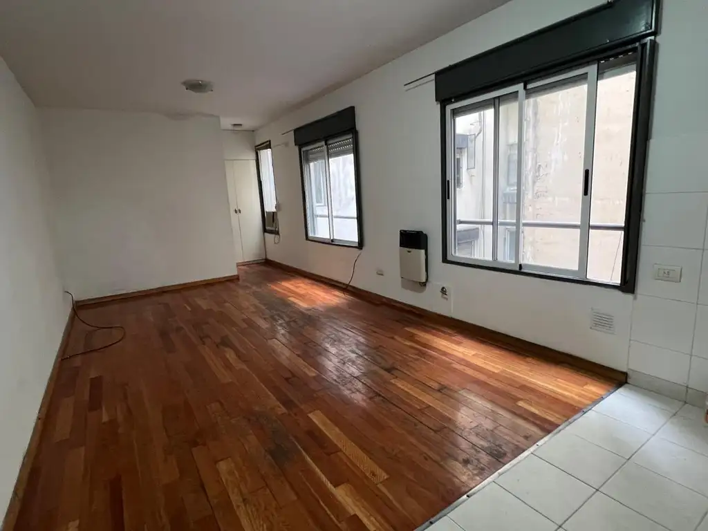 Foto de MONOAMBIENTE - MUY LUMINOSO - EDIFICIO CON TERRAZA - PILETA - PARRILLA, imagen 1