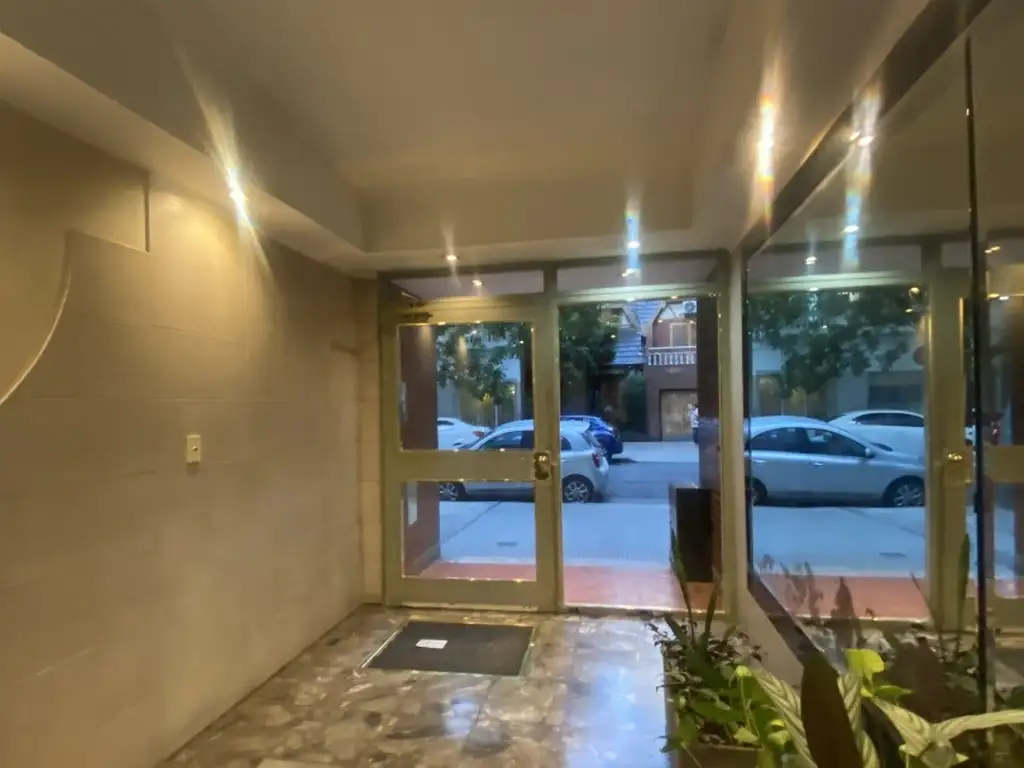 Foto de EXCELENTE CALIDAD, 127M2, GRAN PISO DE 4 AMB AL FRTE, COCHERA, A MTS, imagen 2