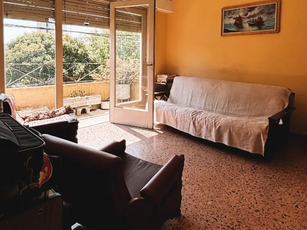 Foto de PH EN PRIMER PISO CON COCHERA Y LOCAL, imagen 4