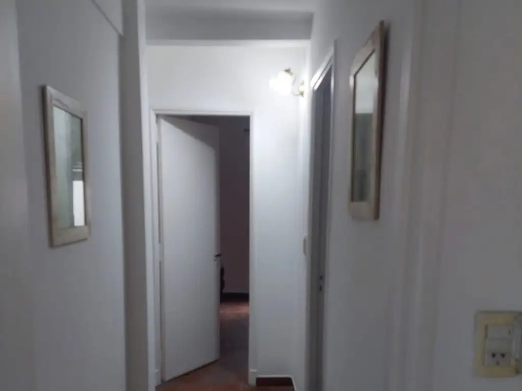 Foto de Deparatamento de 3 Amb en primer piso al contrafrente, imagen 3