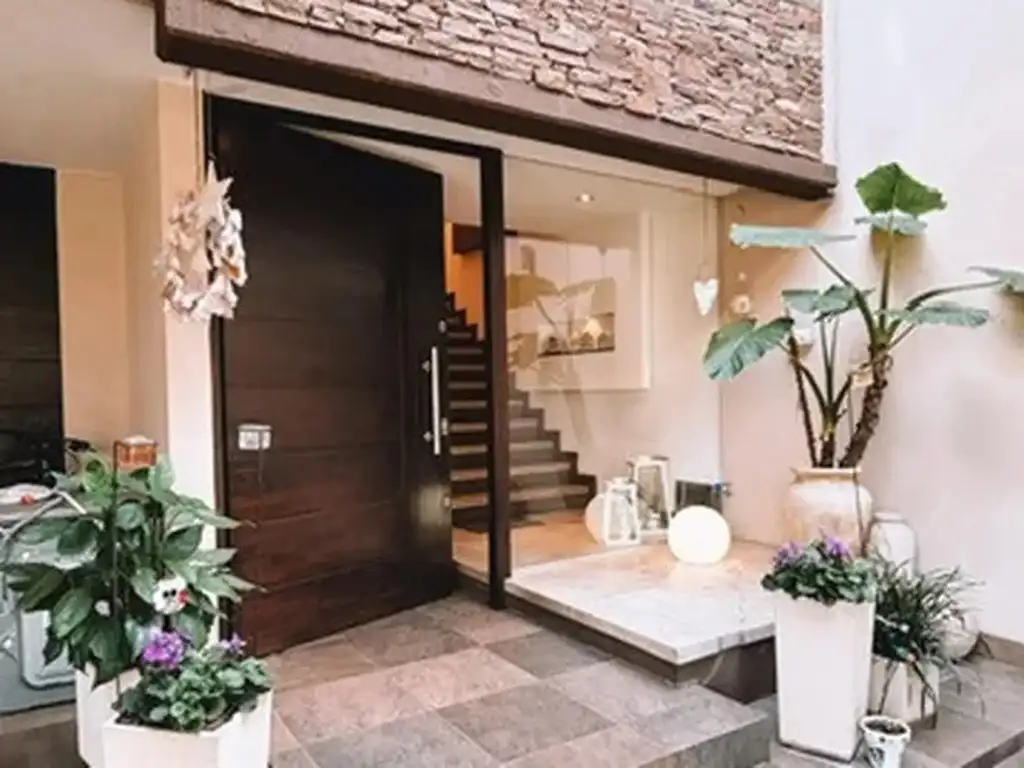 Foto de EXCELENTE CASA EN BARRIO NAON, imagen 4
