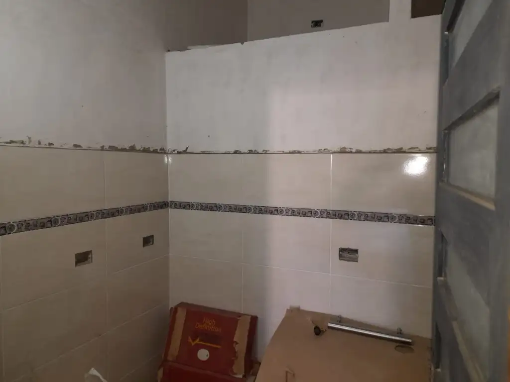 Foto de EXCELENTE LOCAL COMERCIAL EN ISIDRO CASANOVA, imagen 3