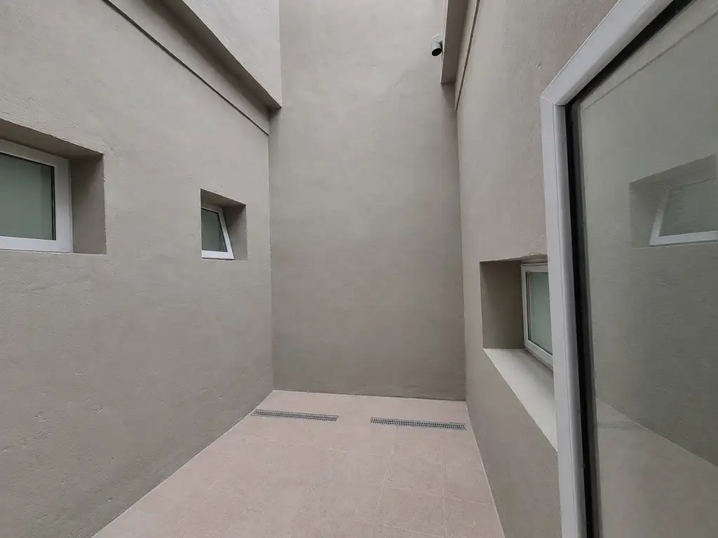 Foto de LOCAL A ESTRENAR EN VENTA EN CAPITAL FEDERAL SOBRE AVENIDA - SIN, imagen 3