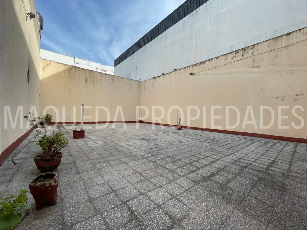 Foto de Casa 3 Ambientes Con Amplio Local, Patio Y Terraza ¡ Ideal Para, imagen 2