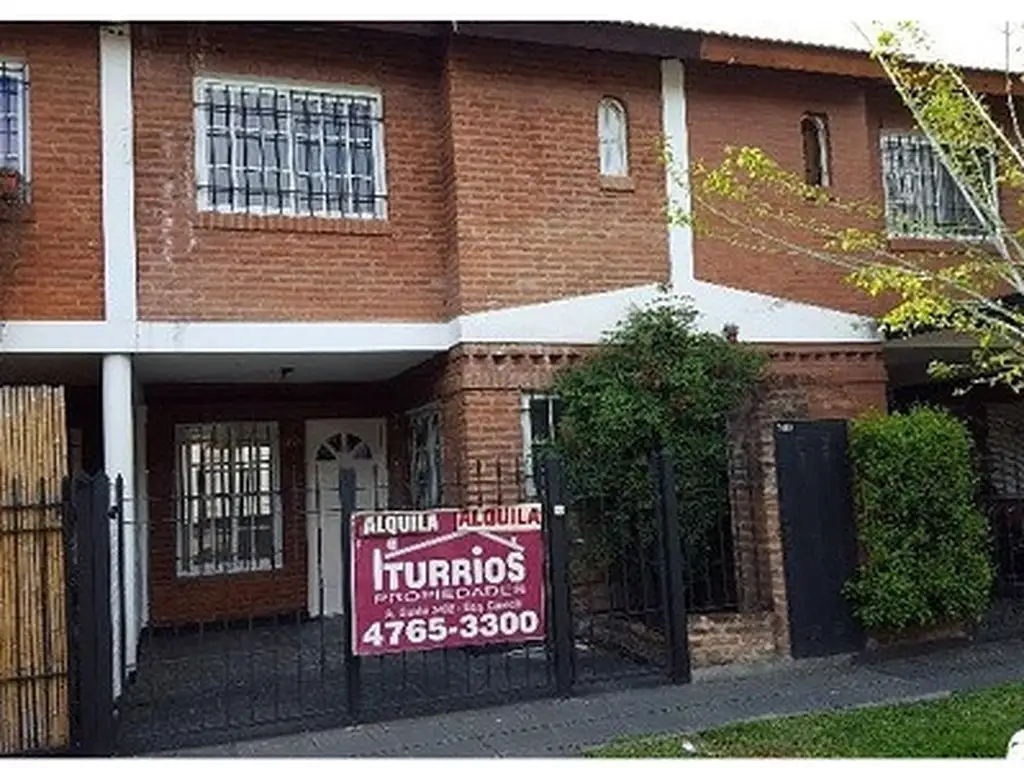Foto de Excelente Duplex 3 ambientes c/ent. auto y patio maximo 3 personas sin, imagen 1