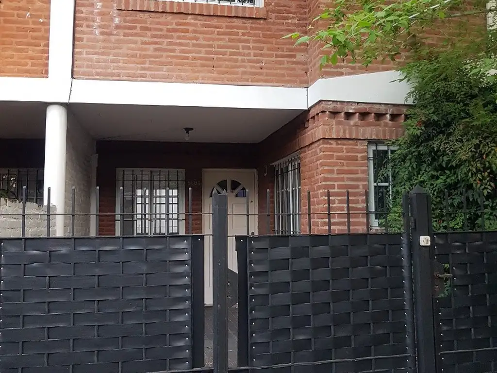 Foto de Excelente Duplex 3 ambientes c/ent. auto y patio maximo 3 personas sin, imagen 2