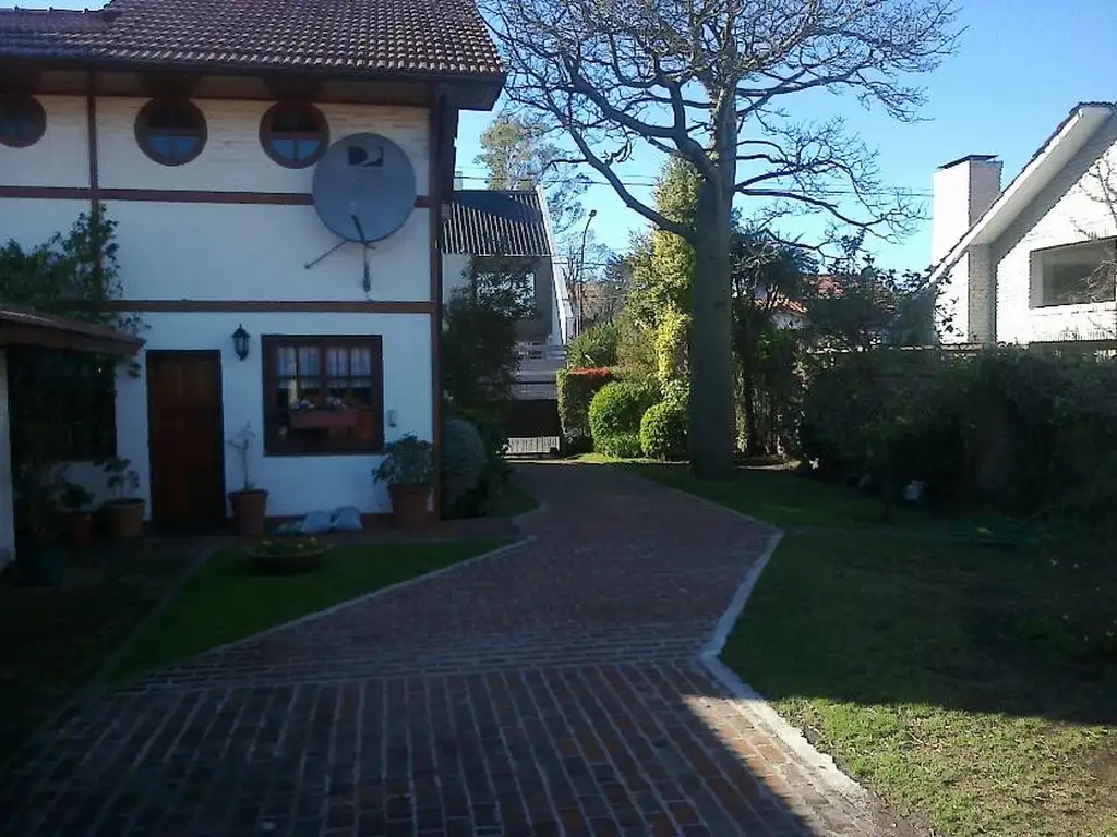 Foto de Venta chalet Zona Varese 7 ambientes, imagen 4
