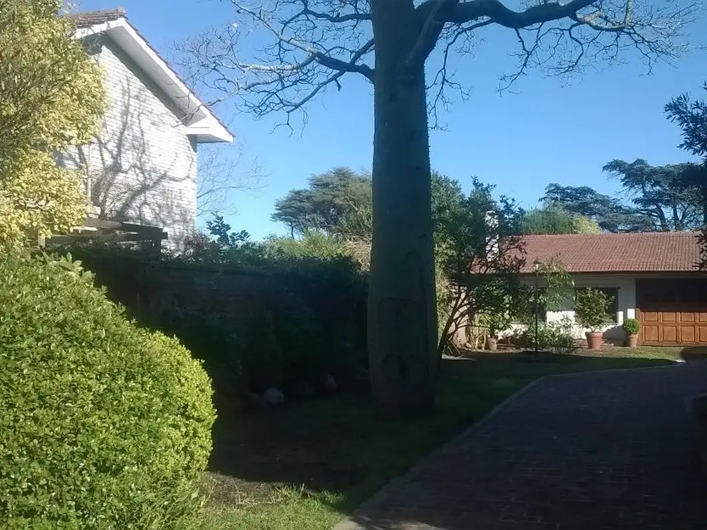 Foto de Venta chalet Zona Varese 7 ambientes, imagen 5