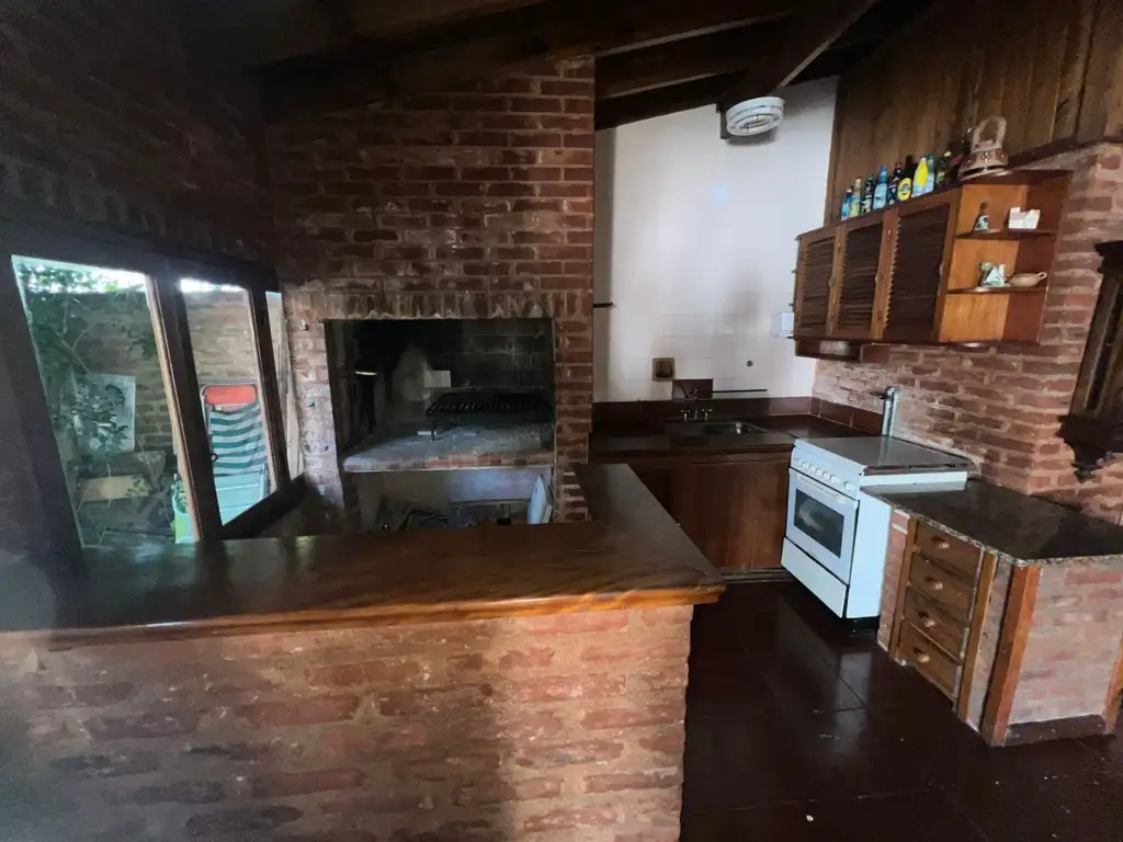 Foto de Venta chalet Zona Varese 7 ambientes, imagen 3