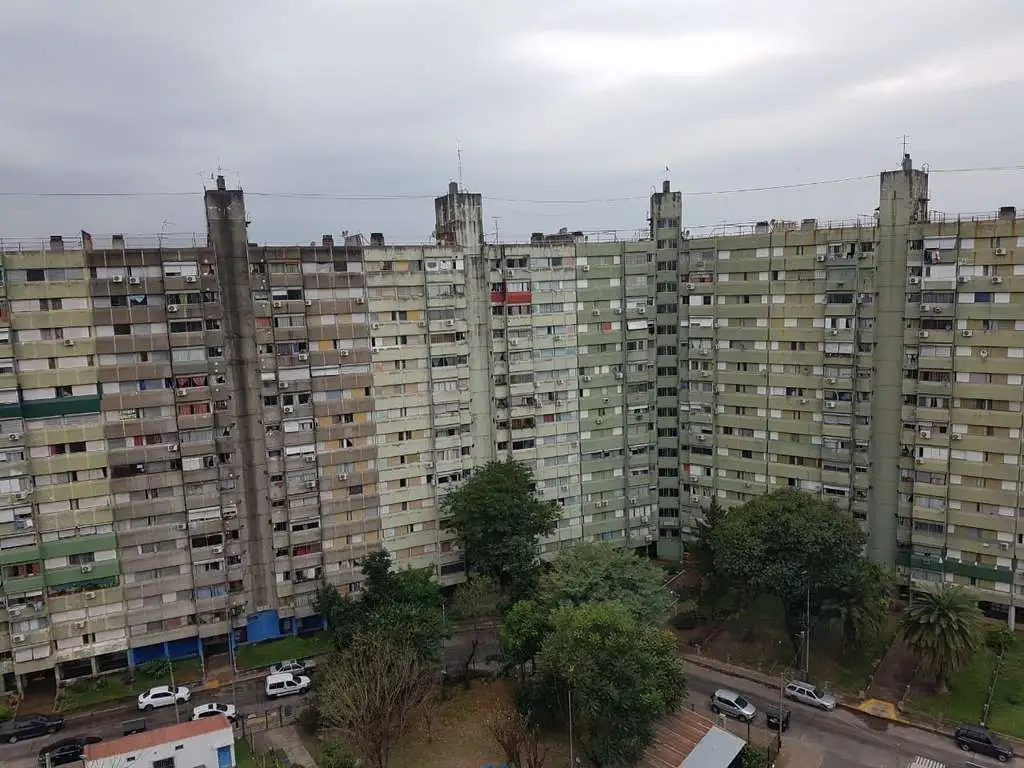 Foto de DEPARTAMENTO 4 AMBIENTES B° GRAL SAVIO, imagen 1