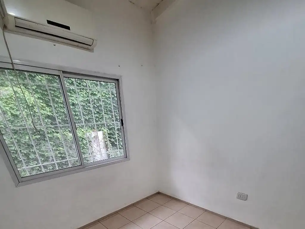 Foto de Alquiler. Duplex 3 ambientes con patio y cochera. Q. C., imagen 2