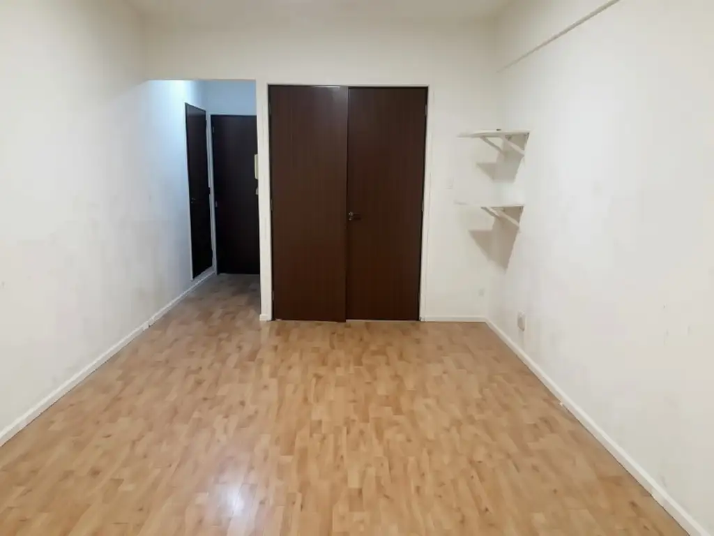 Foto de Monoambiente APTO CRÉDITO en Monserrat — USD 60.000, a metros del, imagen 1