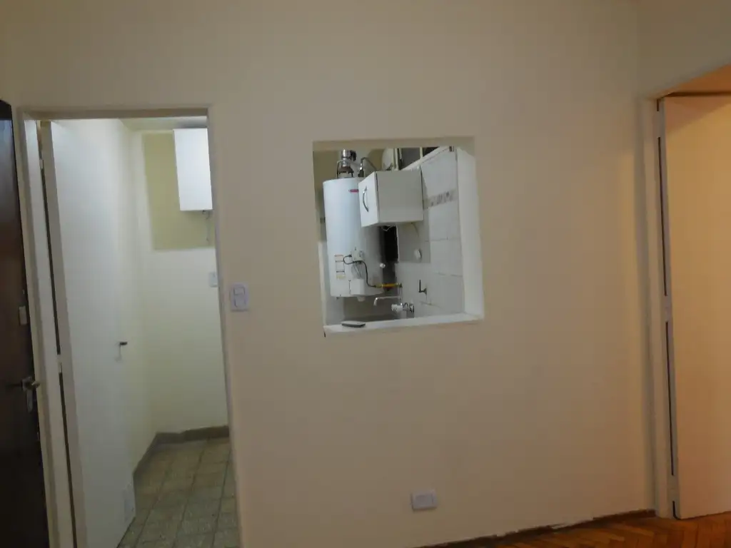 Foto de 1 AMB. DIVIDIDO, BUEN ESTADO, CON VENTANA EN CADA SECTOR SUBDVIDIDO, imagen 5