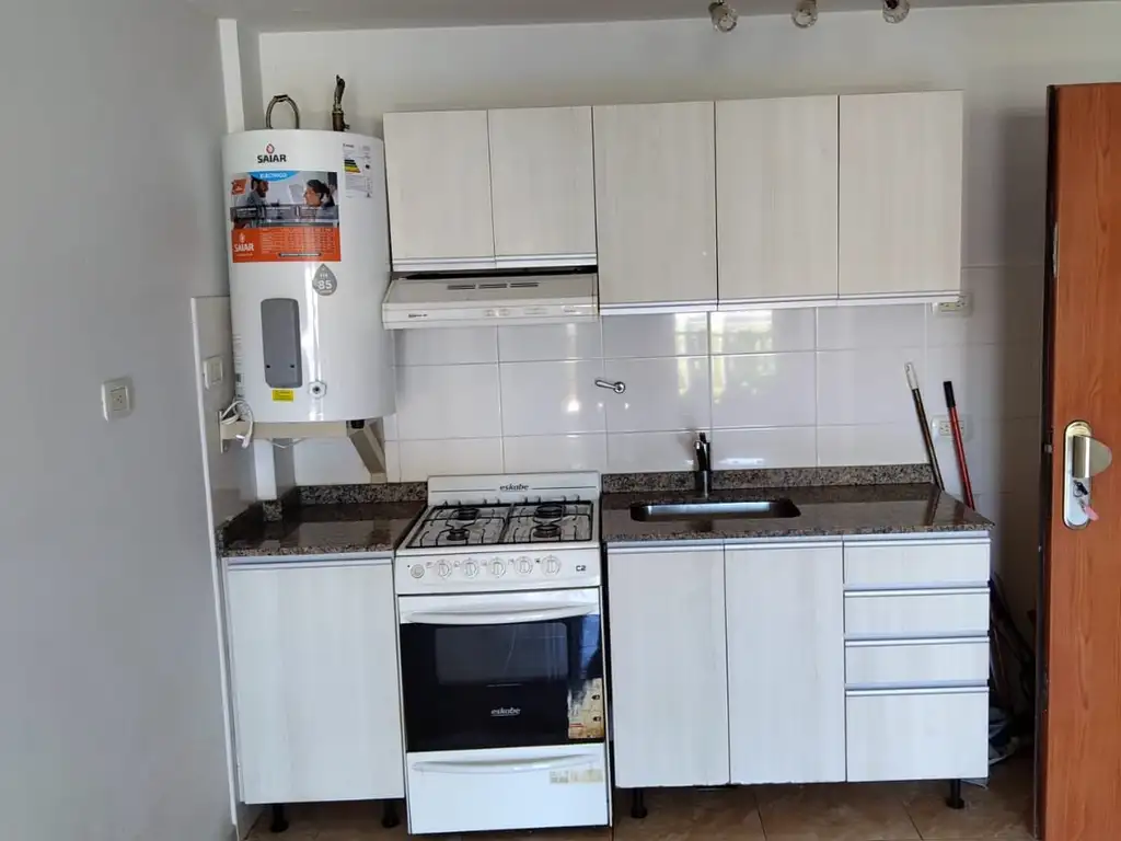 Foto de VENDO DPTO TIPO DUPLEX EXCELENTE ESTADO. 2 AMB. CON BALCON AIRE, imagen 1