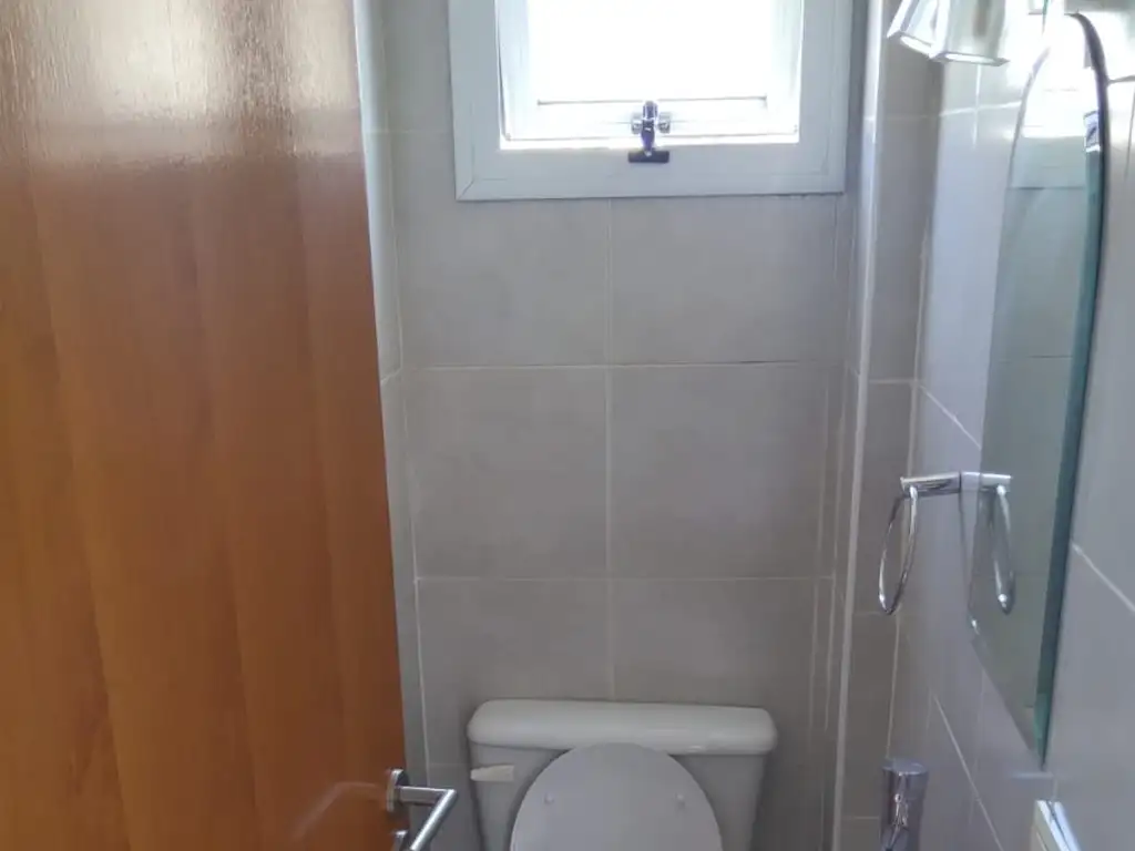 Foto de VENDO DPTO TIPO DUPLEX EXCELENTE ESTADO. 2 AMB. CON BALCON AIRE, imagen 5