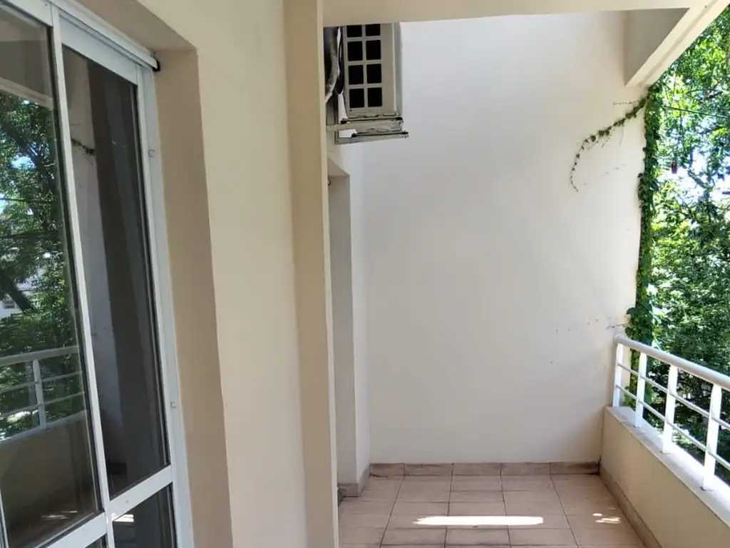 Foto de VENDO DPTO TIPO DUPLEX EXCELENTE ESTADO. 2 AMB. CON BALCON AIRE, imagen 4