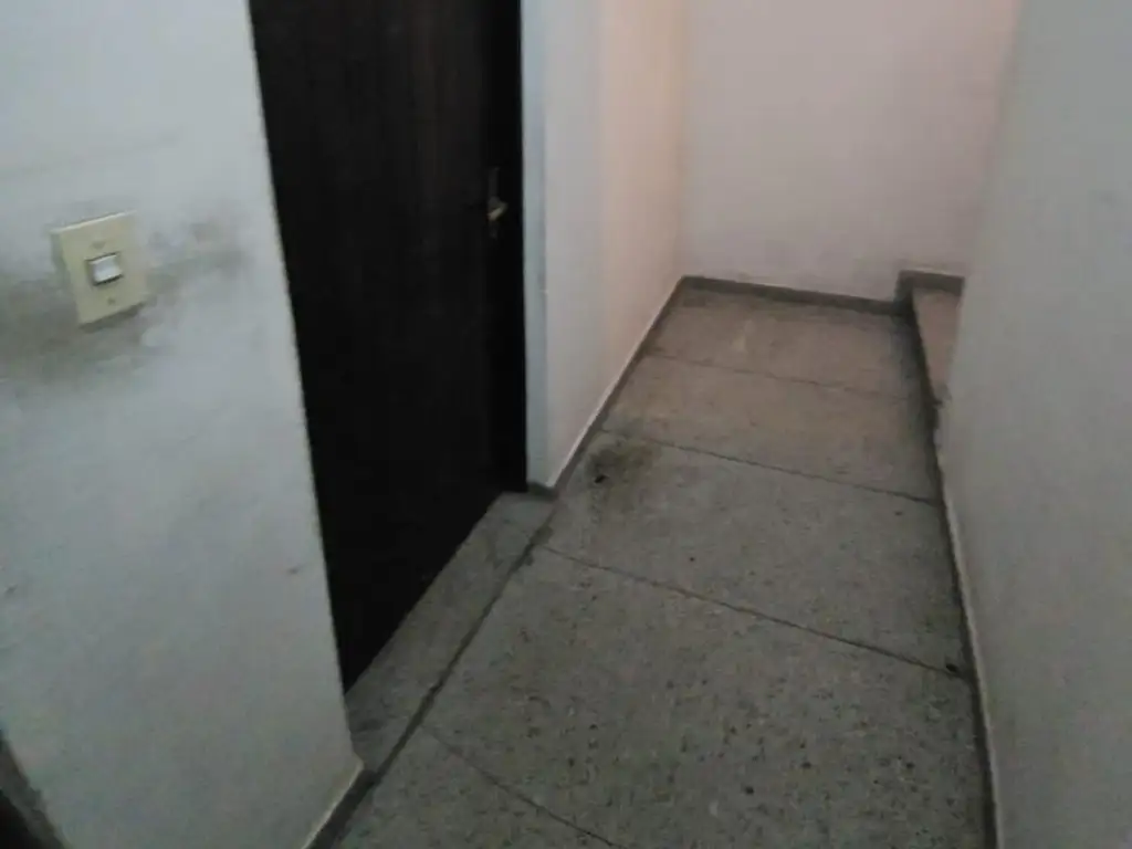 Foto de EXCELENTE DEPARTAMENTO AL FRENTE DE 3 AMBIENTES Y BALCON, imagen 2