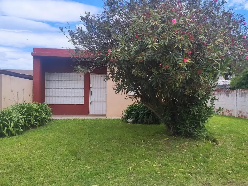 Foto de Casa en venta de tres ambientes Lote propio Playa Serena, imagen 1