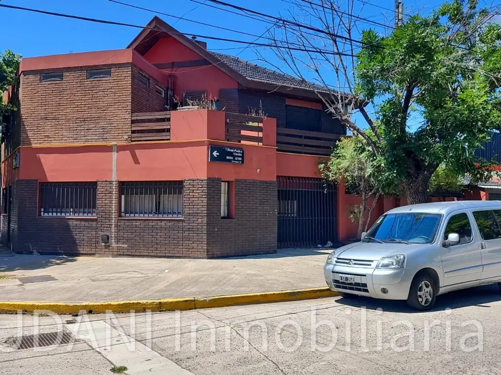 Foto de CASA 5amb. con jardin, quincho y cochera VILLA REAL, imagen 4