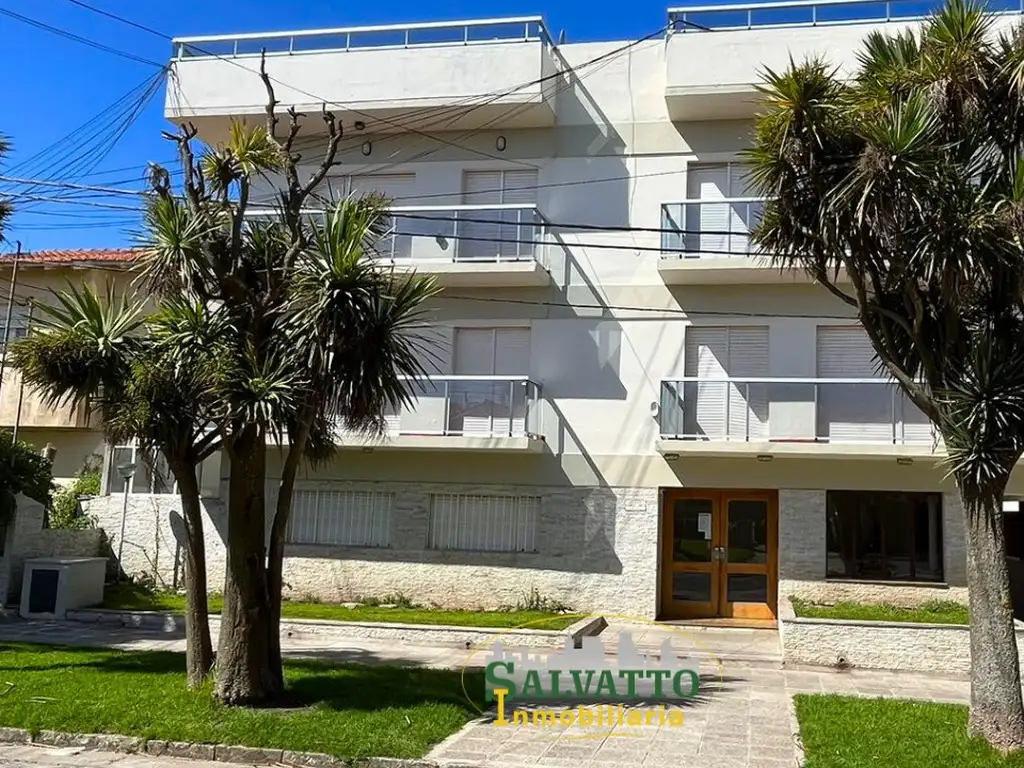 Foto de Departamento 3 ambientes con vista al mar y cochera en Punta Mogotes, imagen 1