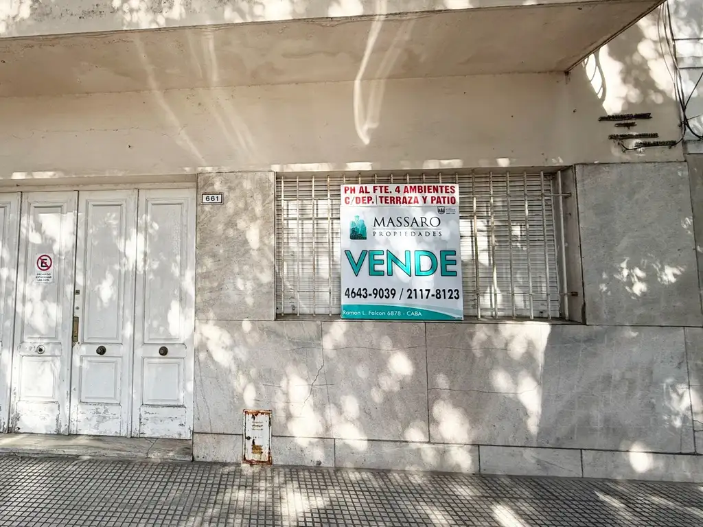 Foto de PH al frente con ent. independiente, garage, fondo y terraza, Floresta., imagen 1