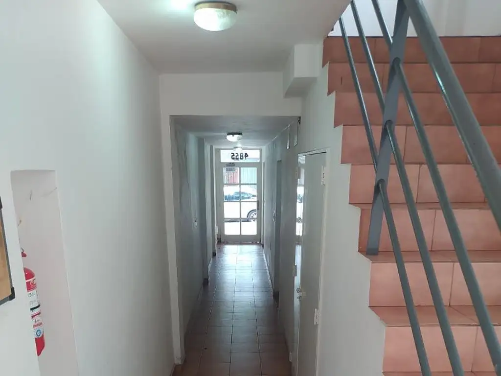 Foto de Dpto 2 ambientes al frente, balcón, 1º x escalera, imagen 1