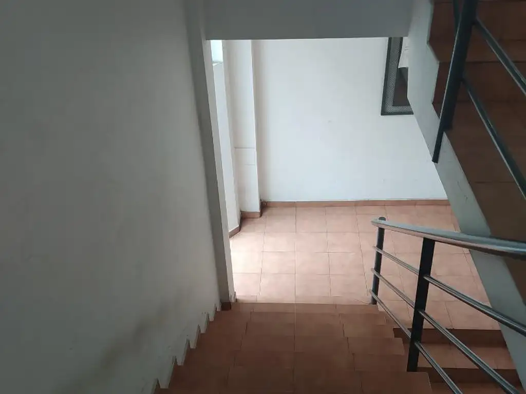 Foto de Dpto 2 ambientes al frente, balcón, 1º x escalera, imagen 4