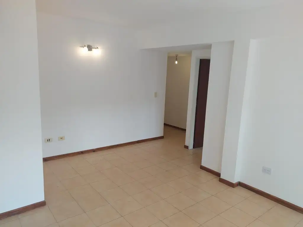Foto de Dpto 2 ambientes al frente, balcón, 1º x escalera, imagen 5