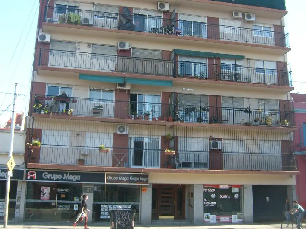 Foto de VILLA DEL PARQUE 3 AMBIENTES 6° PISO AL FRENTE CON BALCÓN CORRIDO (VER, imagen 5
