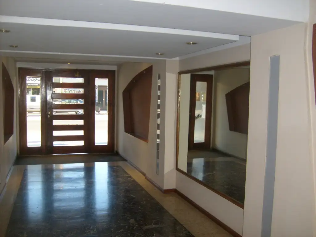 Foto de VILLA DEL PARQUE 3 AMBIENTES 6° PISO AL FRENTE CON BALCÓN CORRIDO (VER, imagen 1