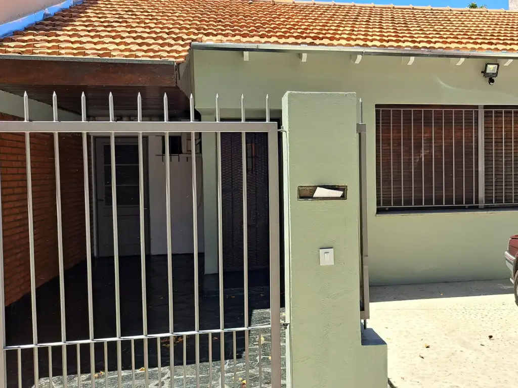 Foto de CHALET TOTALMENTE RECICLADO A ESTRENAR FLORDIA M, imagen 2